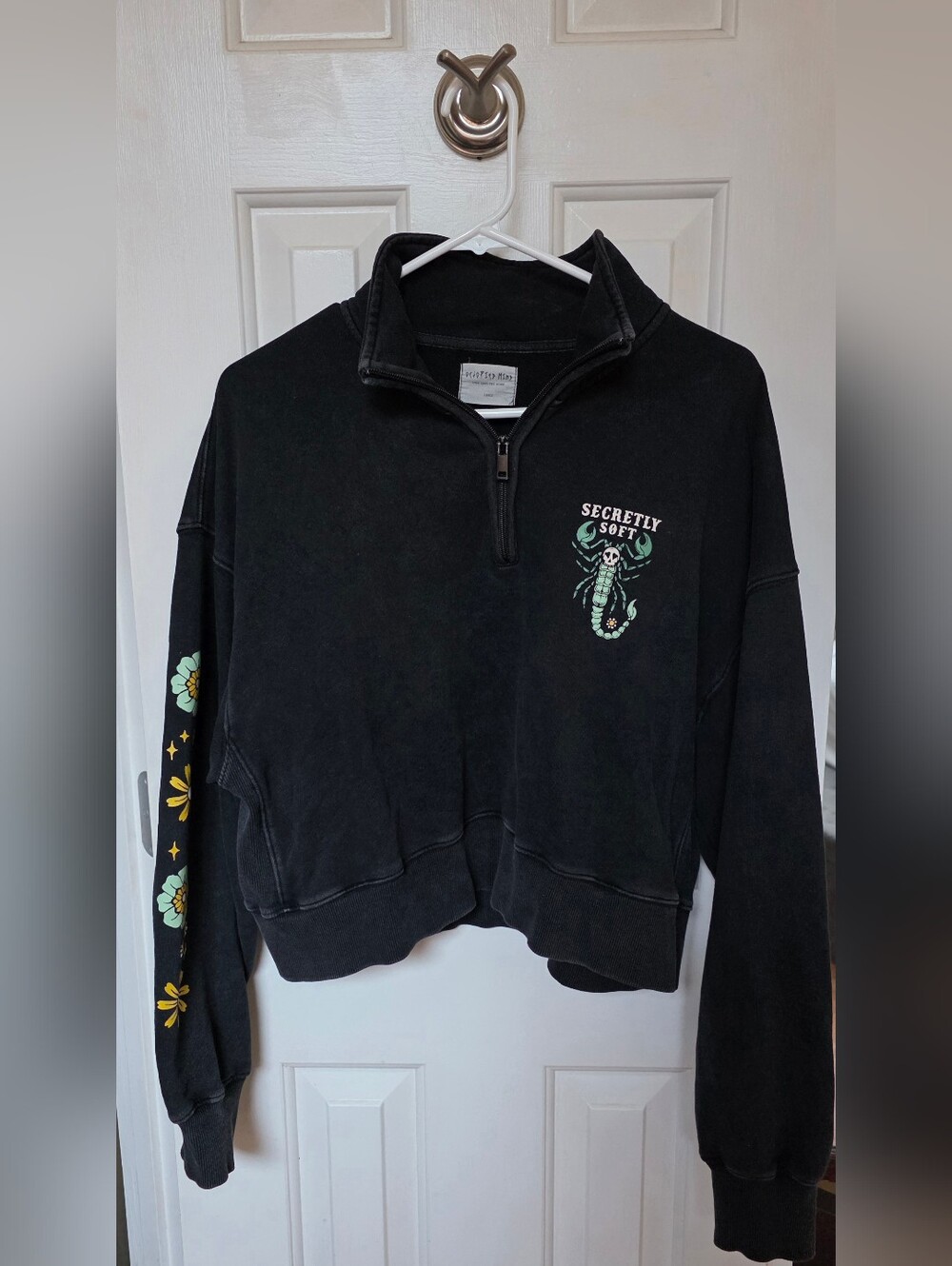 Octopied Mind Secretly Soft Black Half-Zip Pullover, Size L